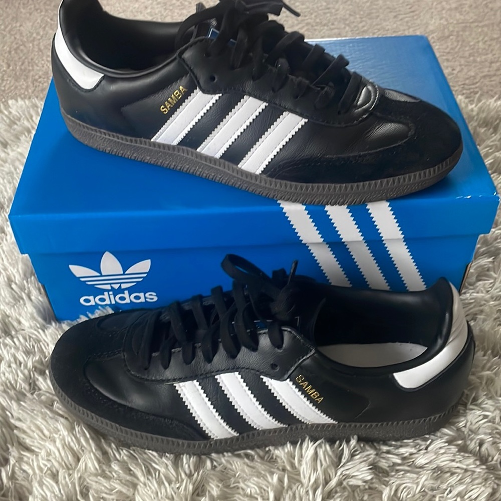 Adidas samba black. Men 5. Women 6.